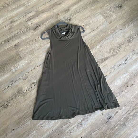 Socialite Green Flowy dress with Bunched Neck - Picture 1 of 5